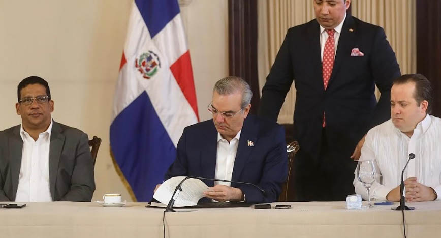 Mediante decreto, el Presidente regula la publicidad del Gobierno