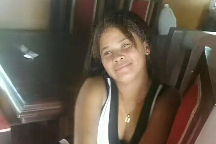 Joven es hallada sin vida en su vivienda en Esperanza