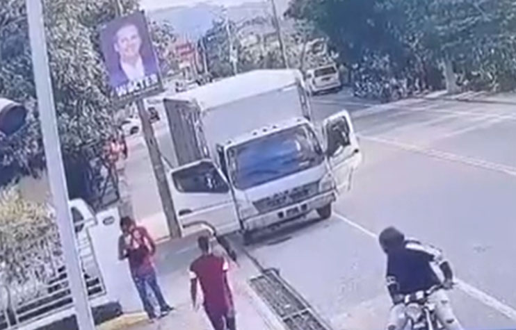 Asaltan camión de la Distribuidora La Bodega y cargan con 200 mil pesos
