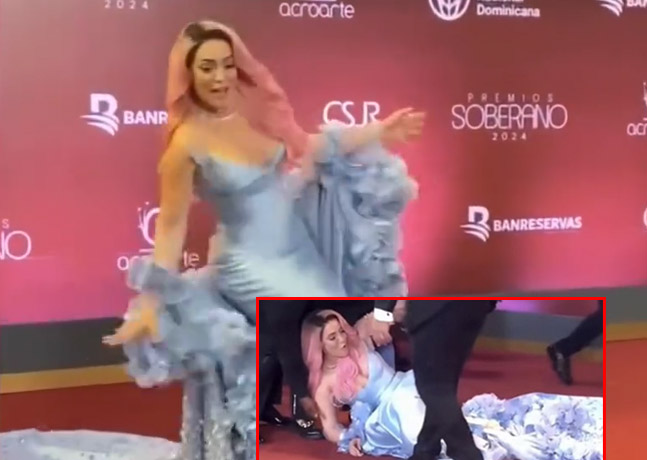 La presentadora Karen Yapoort sufre caída en Premio Soberano