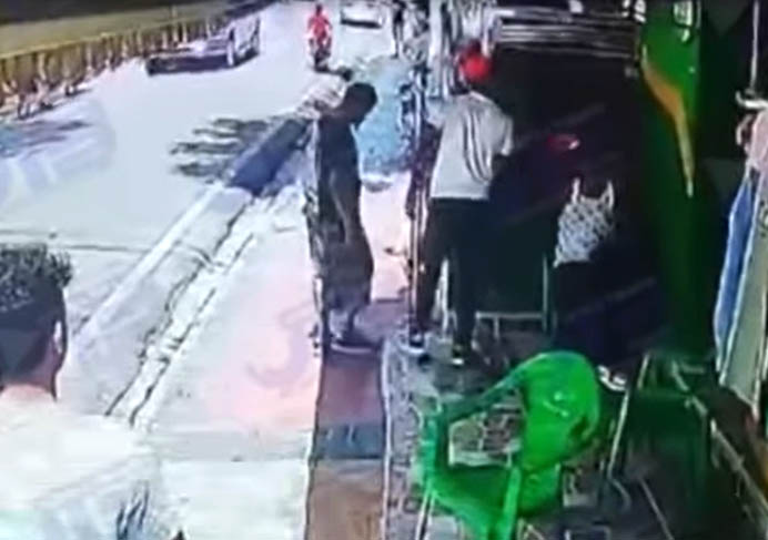 De una pedrada hombre derriba a otro en Canca la Reina