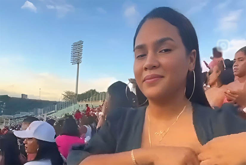 El video viral de como joven logro introducir alcohol al concierto de Karol G