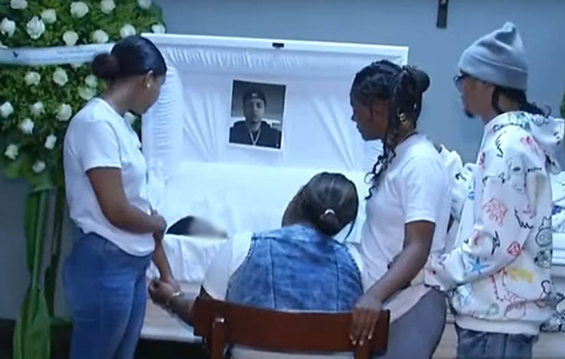 Piden a las autoridades esclarecer muerte de joven en fábrica de ventanas