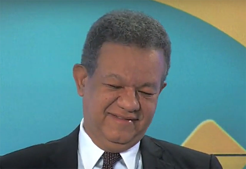 Leonel se sonroja y no responde pregunta sobre Margarita