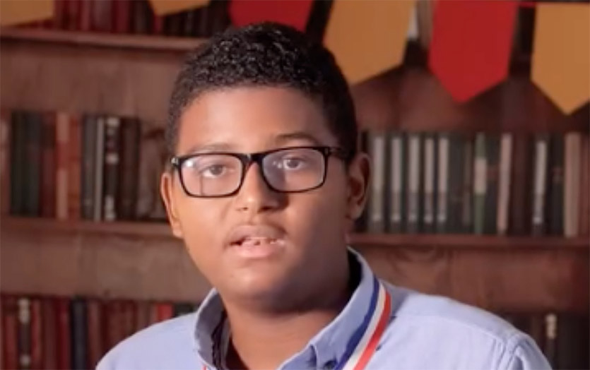 Joven sueña con hacer posible los viajes en el tiempo