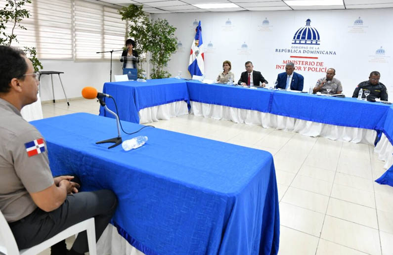 Interior y Policía entrevista a 32 oficiales más para equipo gobernanza reforma policial
