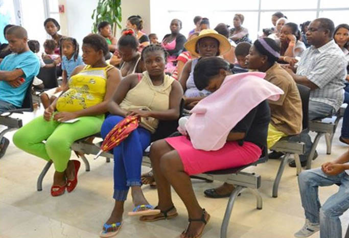 Hospitales operaron 15 mil haitianos en primeros cinco meses