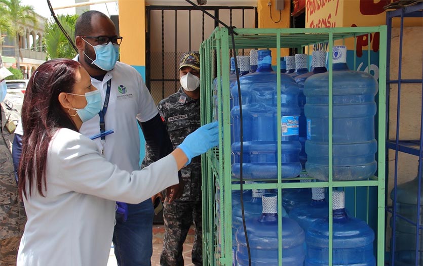 Agua embotellada sol
