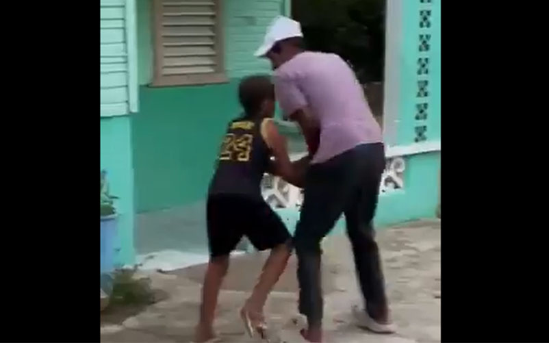 Detienen joven por agredir a un niño en Puerto Plata