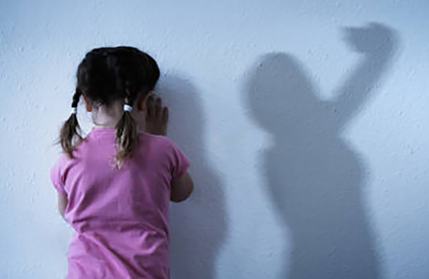 Madre a su hija de dos años 'Todas las que tu papá me ha hecho me la vas a pagar'