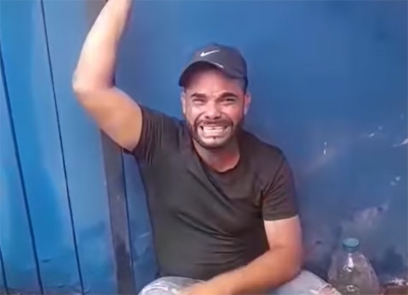 Reportan joven extraviado y desorientado en una parada en SPM