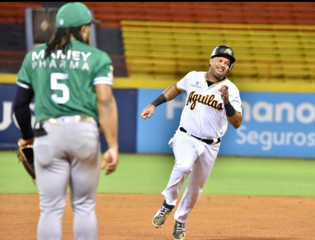 Águilas dejan a Estrellas en el terreno del Estadio Cibao