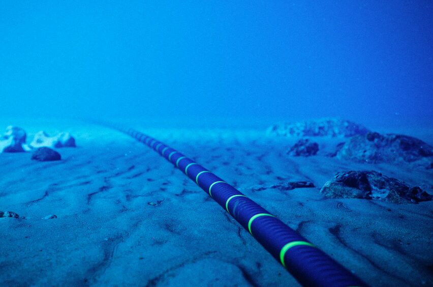 Llega a España el gran cable submarino Meta que parte de EE.UU.