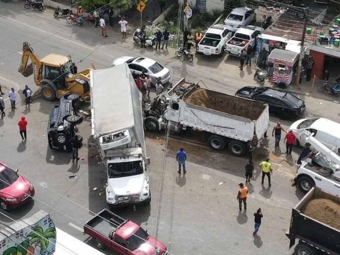 Diez heridos en accidente múltiple en Navarrete