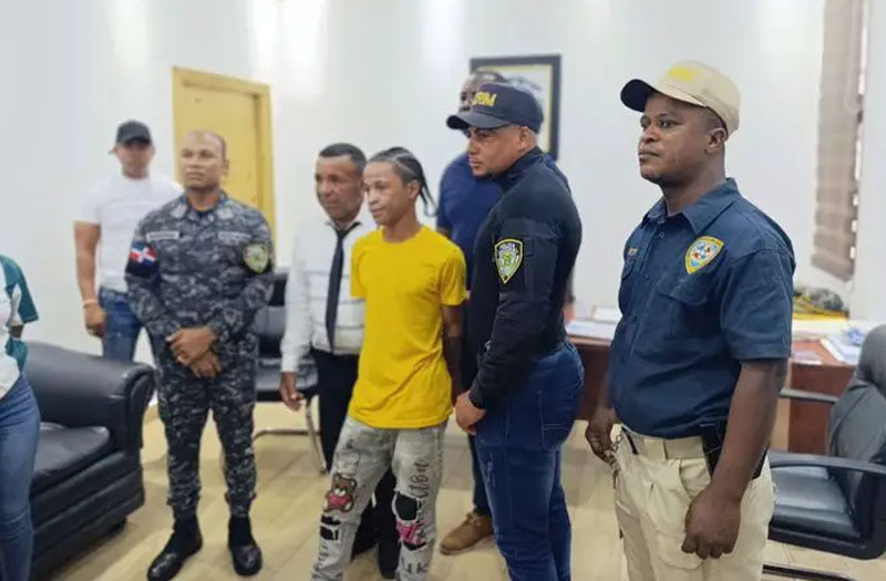 Dictan prisión preventiva a joven vinculado en muerte de padre e hijo en la SPM