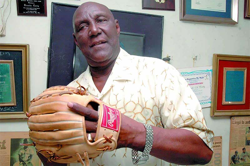 Tetelo Vargas a Ricardo Carty