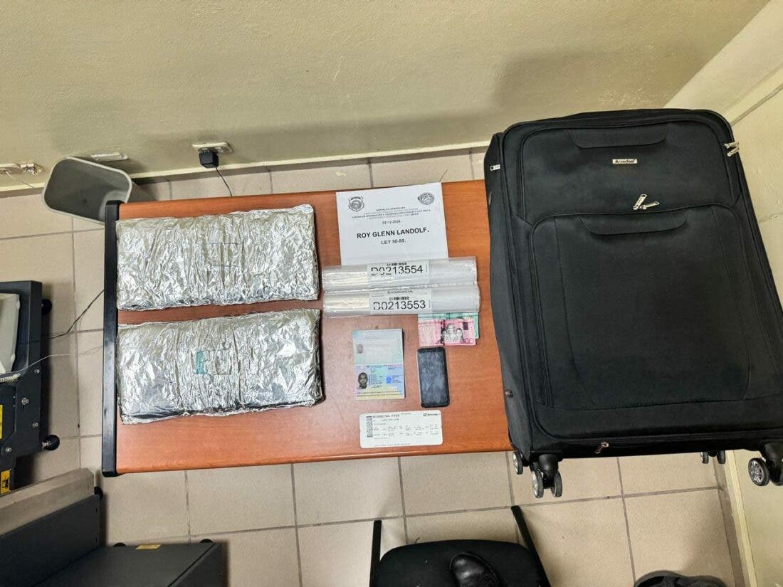 Holandés llevaba 4 kilos de cocaína en sus maletas