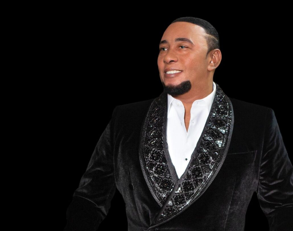 Anthony Santos dará inicio ante de la medianoche a su concierto