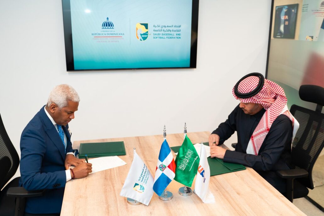Acuerdo de Cooperación con RD para desarrollar el béisbol y sóftbol en Reino de Arabia Saudita