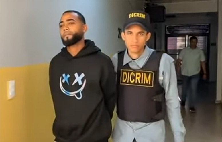 Randy García en un centro
