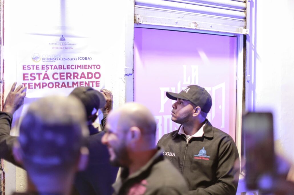 Interior y Policía cierra dos negocios