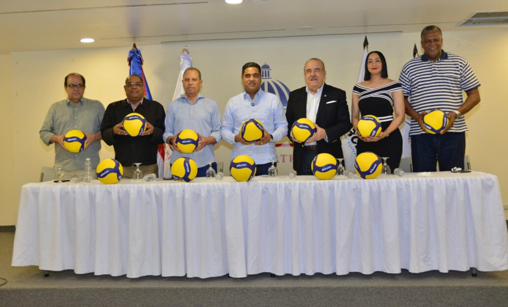 Marte-Hoffiz-entrega-donacion-a-MIDEREC.jpg