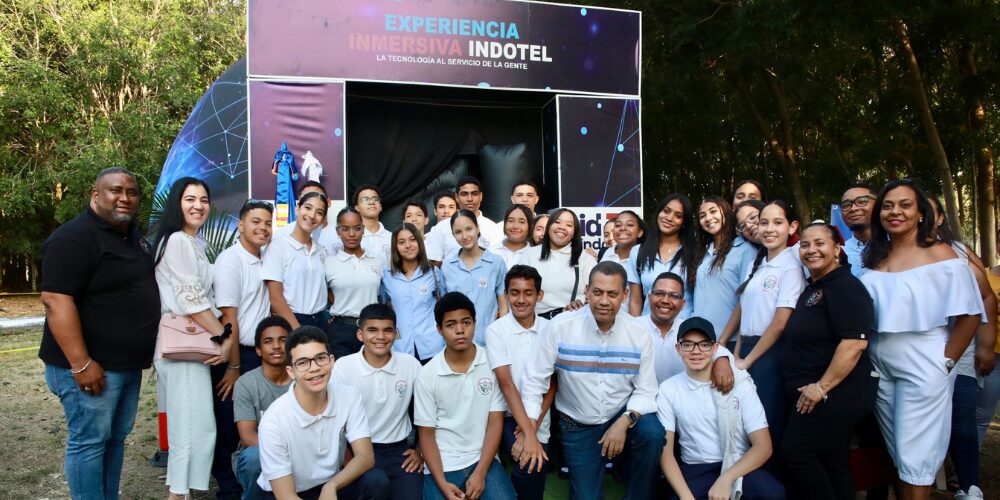 Post-de-Instagram-Feliz-Cumpleanos-Sencillo-Minimalista-Azul-1000-x-500-px-2025-03-16T182655.997.jpg