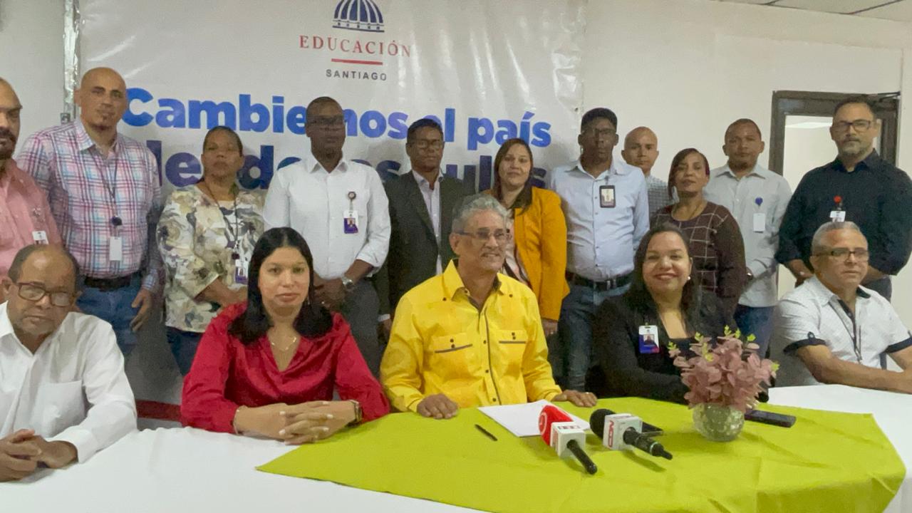 Empresas prohíben estaciones para vehículos eléctricos TRAE