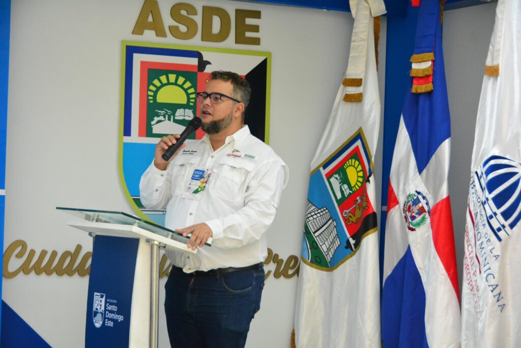 Inician en ruta del Emprendimiento de El FEDA con 32 seminarios