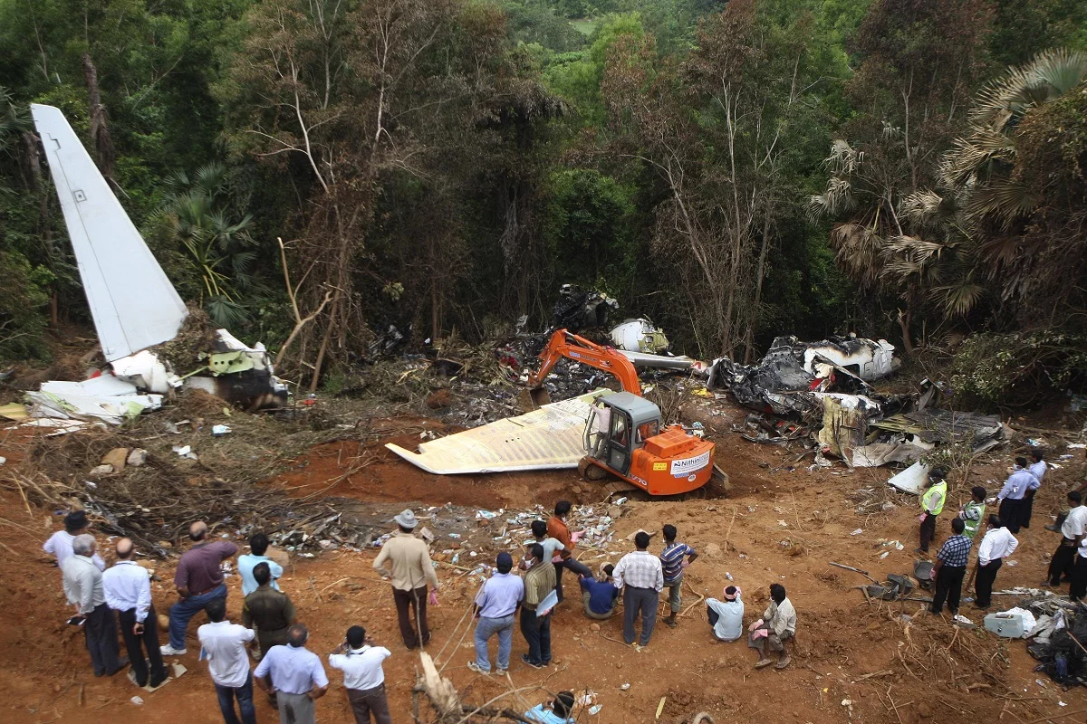 Al menos 265 cuerpos recuperados tras el siniestro del avión de Air India
