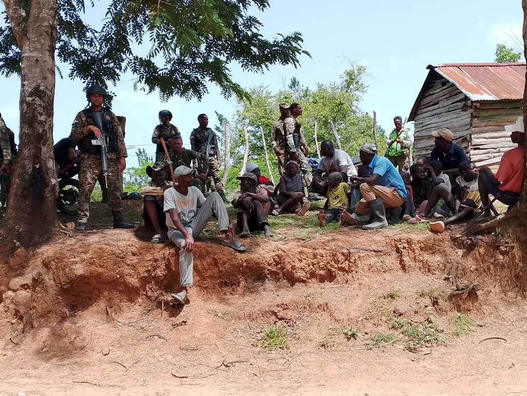 Ejército detiene a 23 haitianos por depredación en Dajabón