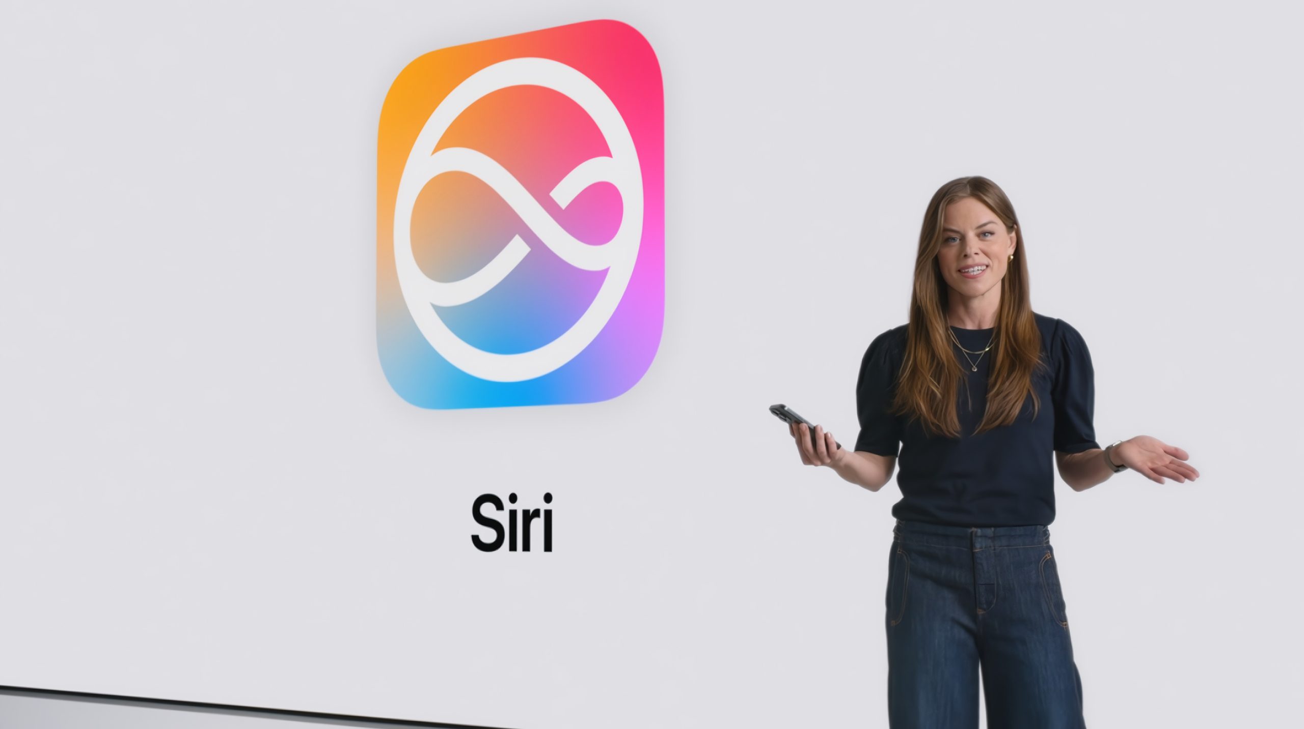 Siri-iOS-18-scaled.jpg