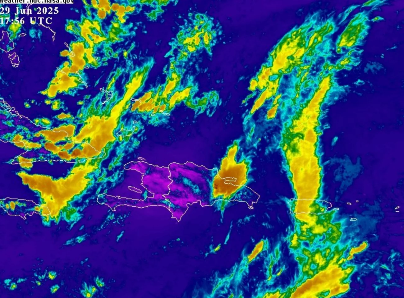 Continúan intensas lluvias por vaguada y onda tropical