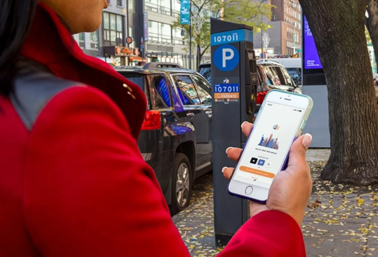 Departamento de Transporte advierte sobre estafas en parquímetros NYC