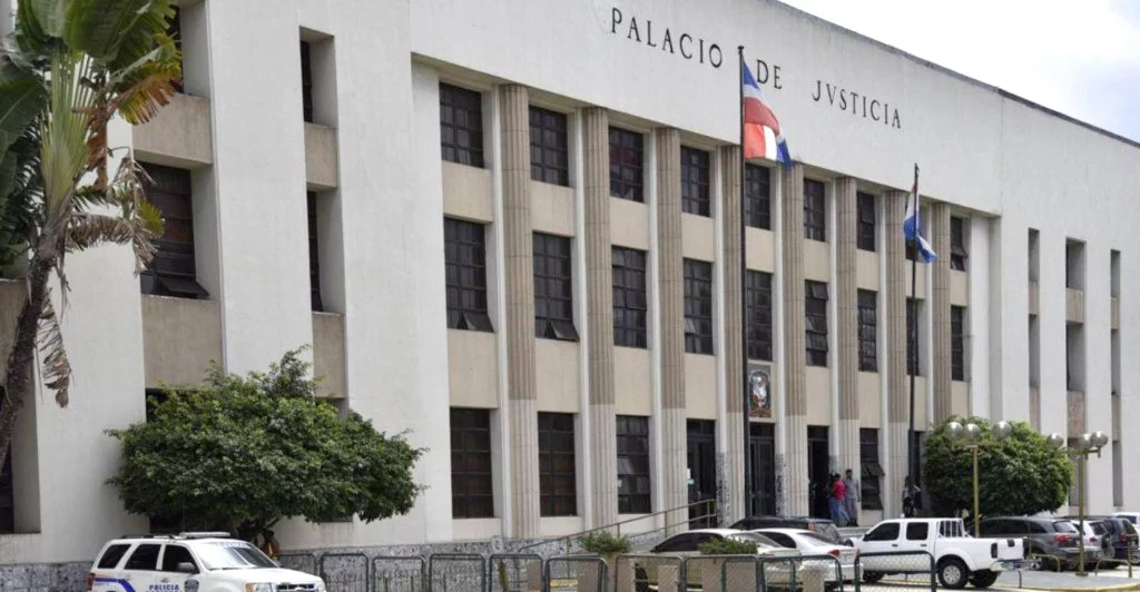 Conocerán coerción a imputados por reclutar miembros de red de robo de identidad y fraude bancario