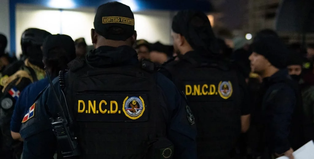 Autoridades realizan allanamientos contra red de narcotráfico y lavado