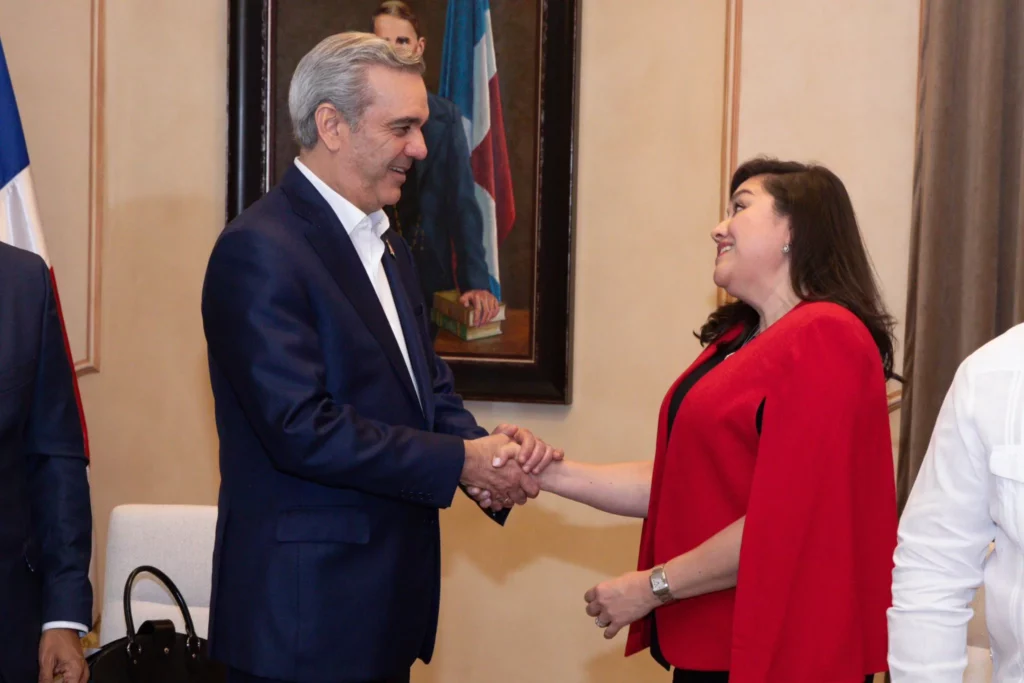 Estados Unidos apoya a RD en el avance de la ley de compras y la lucha contra la trata de personas