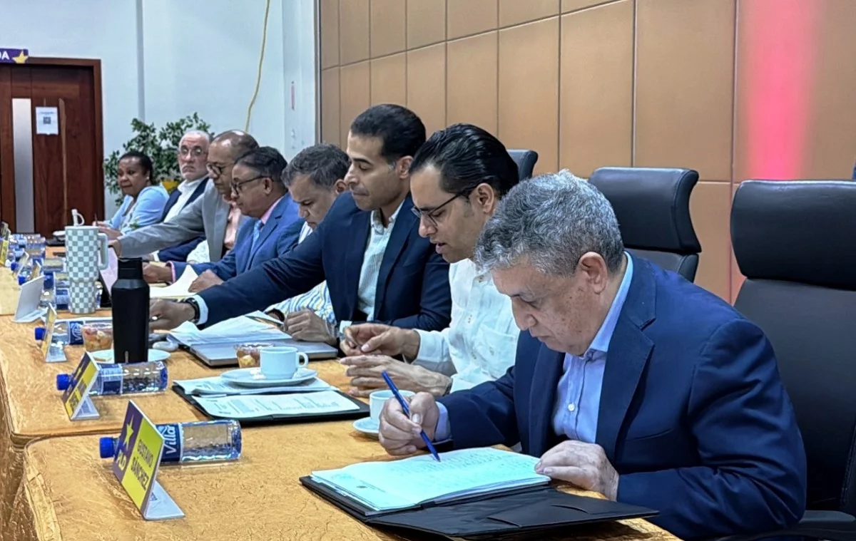 PLD aplaza en clima de "respeto" discutir sentencia del TSE