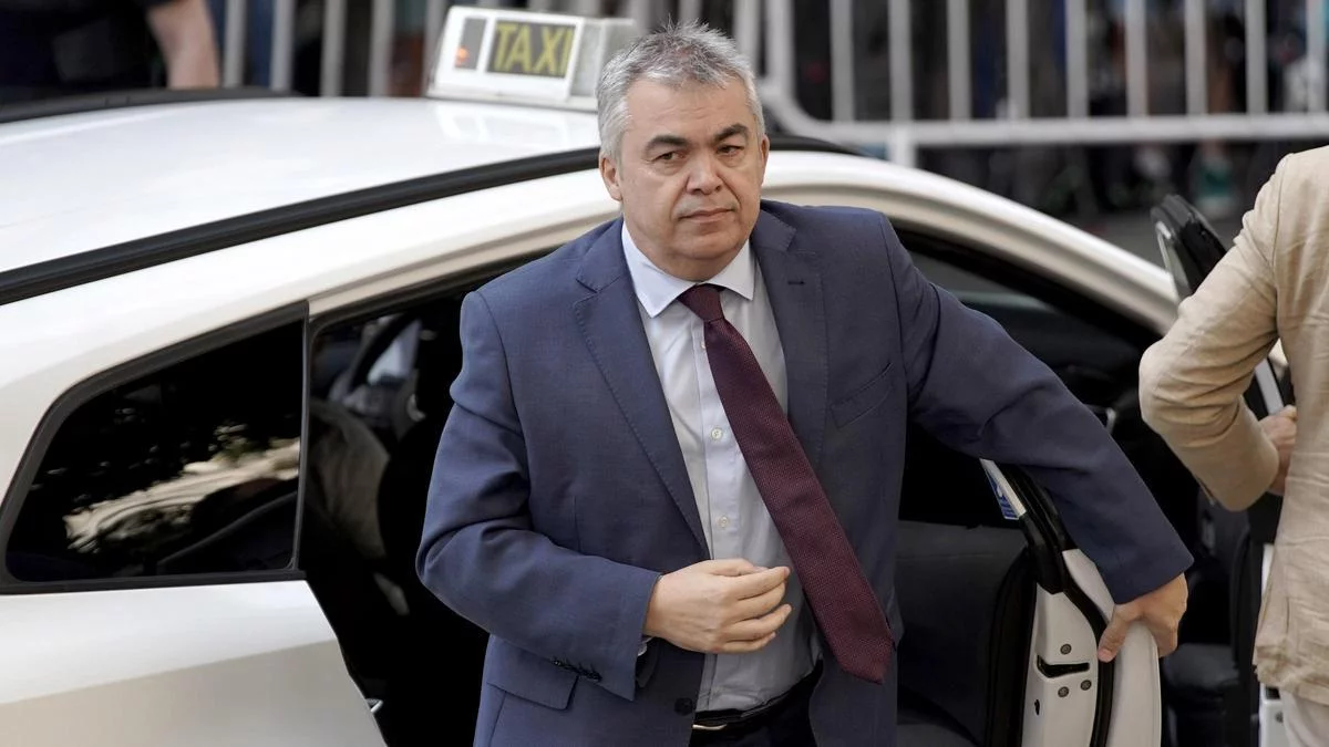 El Gobierno español ve “desgarradora” la imagen de un ex alto cargo socialista en prisión