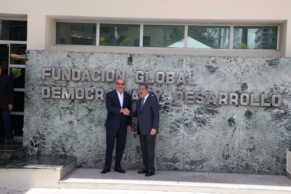 Presidente Abinader está reunido con Leonel Fernández en Funglode