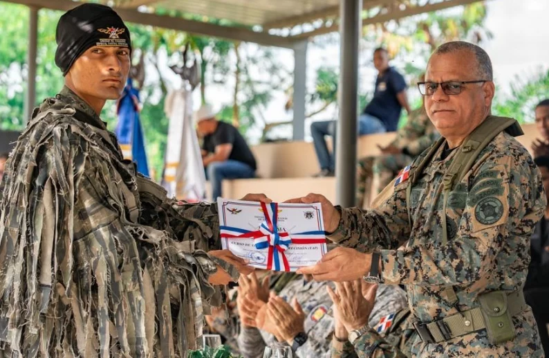 El Ministerio de Defensa gradúa cadetes y alistados
