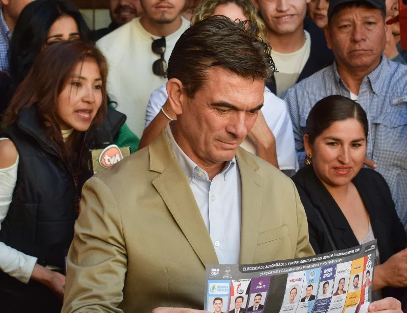 Candidato Rodrigo Paz vence con los votos del exterior