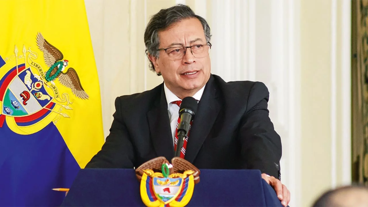 Petro confirma detención de dos sospechosos de atentado que dejó seis muertos y 71 heridos