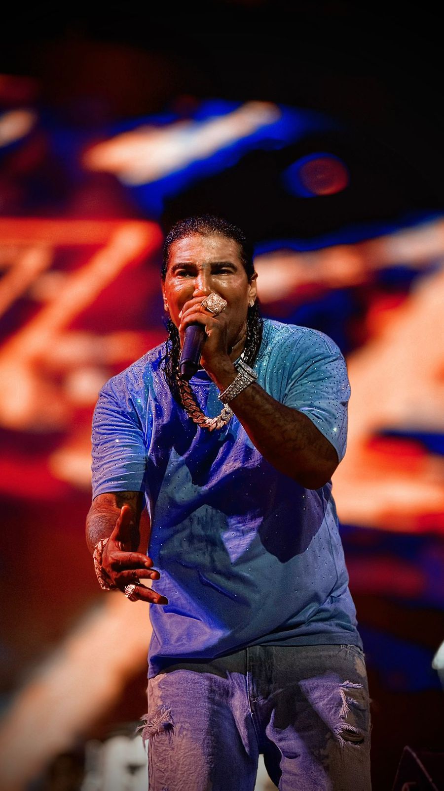 Omega “El Fuerte” cierra su gira europea