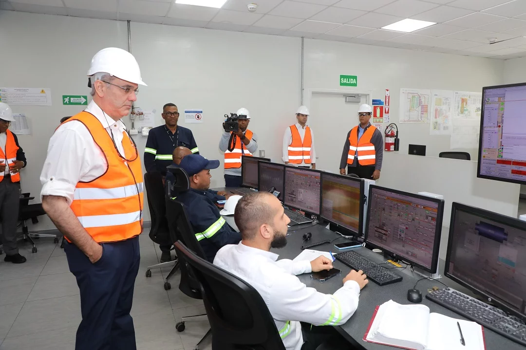 Abinader asegura servicio eléctrico se normalizará este domingo