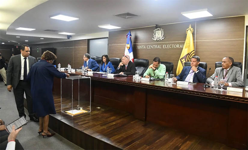 La JCE recibe oferta de RD$3,000 millones para primera fase nueva Cédula
