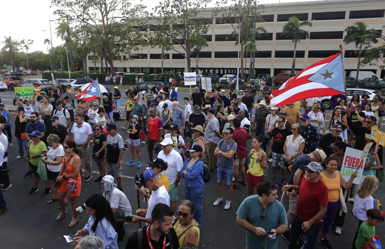 Puertorriqueños protestan contra maniobras militares de EEUU