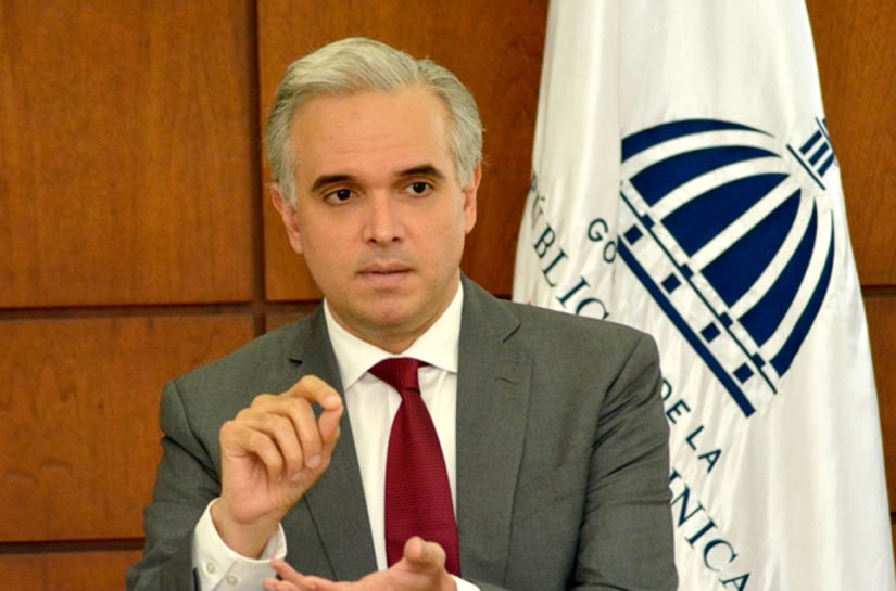 Luis Miguel De Camps ordena pesquisa sobre video urbano en aula escolar