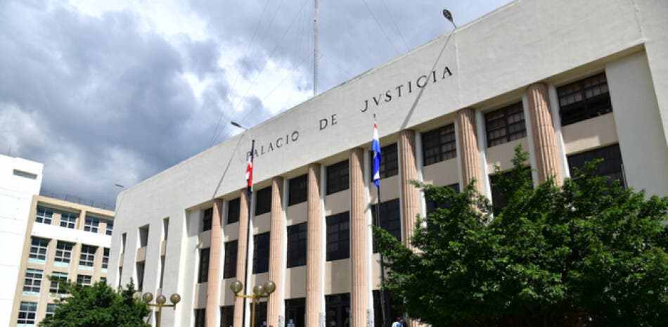 juez envía a prisión red comercializaba señales digitales