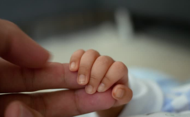 Madre clama ayuda urgente para salvar a su hija enferma